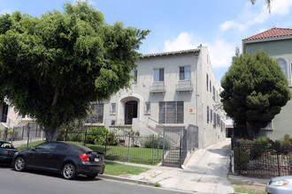 218 S Kenmore Ave in Los Angeles, CA - Building Photo - Primary Photo