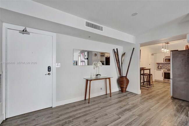 9195 Collins Ave in Surfside, FL - Building Photo - Building Photo