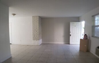 1241 Normandy Dr in Miami Beach, FL - Building Photo - Building Photo