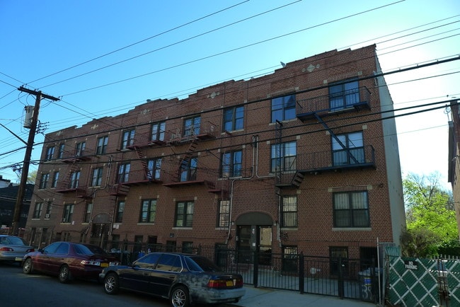 3942 Barnes Ave in Bronx, NY - Foto de edificio - Building Photo