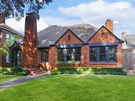 2240 Wroxton Rd in Houston, TX - Building Photo