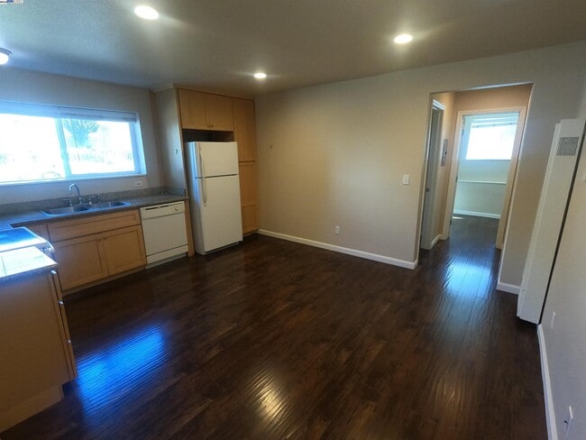 279 Estabrook St in San Leandro, CA - Foto de edificio - Building Photo