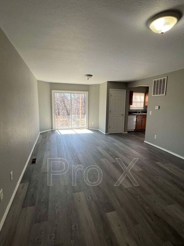 2216 E 8th St in Joplin, MO - Building Photo - Building Photo