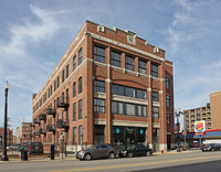 Lofts on the Row in Chicago, IL - Building Photo - Building Photo