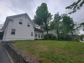 73 Highland St in Plymouth, NH - Foto de edificio - Building Photo