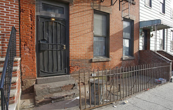 35 Garnet St in Brooklyn, NY - Building Photo - Building Photo