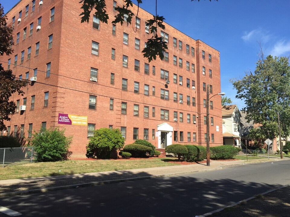 7 May St in Hartford, CT - Building Photo