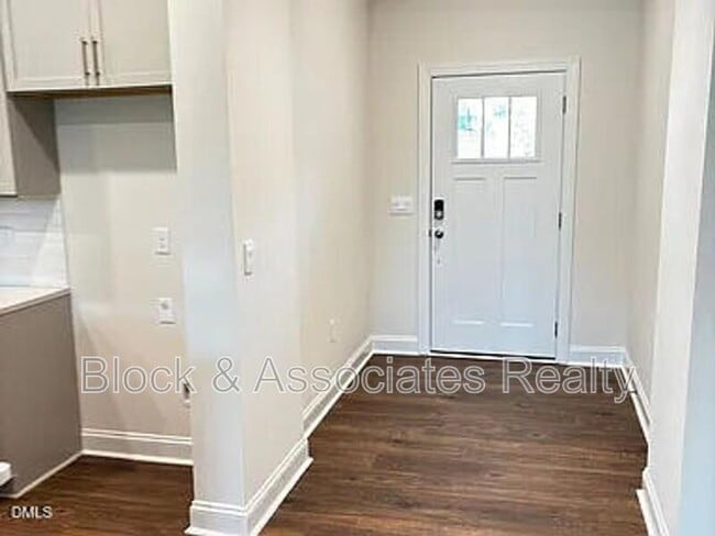 2318 Sugar Cone Wy in Fuquay Varina, NC - Building Photo - Building Photo