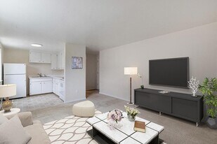 Stratford Apartments in Denver, CO - Building Photo