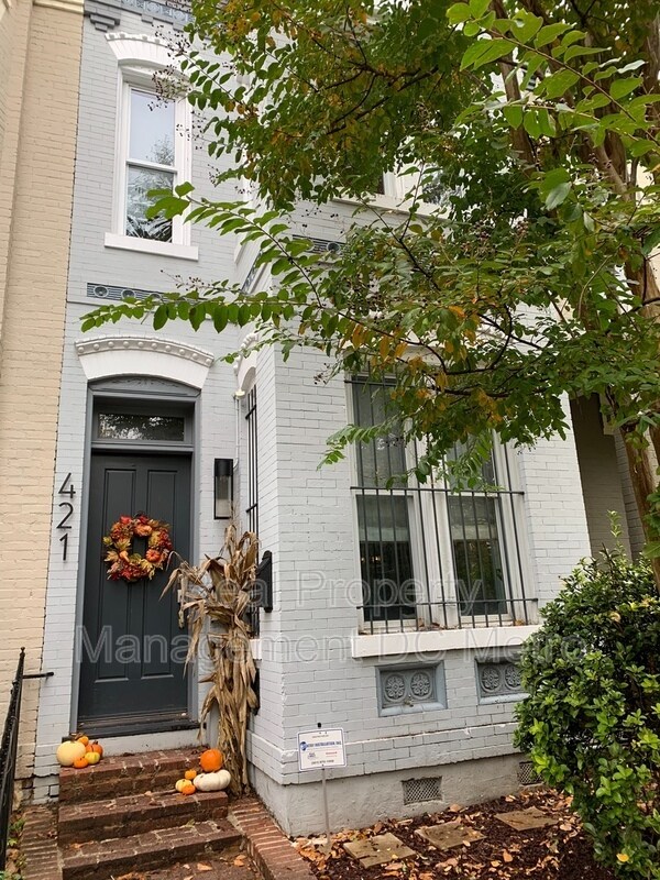 property at 421 Q St NW