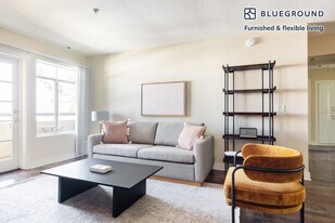 7660 Beverly Blvd in Los Angeles, CA - Building Photo