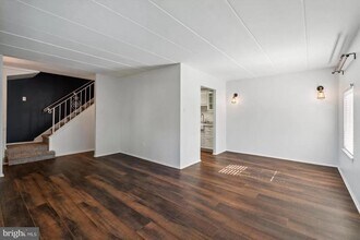 113 Village Walk in Exton, PA - Building Photo - Building Photo