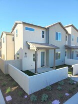 27444 Shining Willow Ln, Unit 27444 in Valencia, CA - Building Photo
