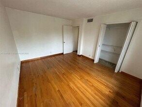 16471 Blatt Blvd in Weston, FL - Building Photo - Building Photo