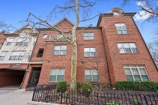 35 Buttles Ave, Unit A in Columbus, OH - Building Photo
