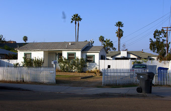 554 E Lexington in El Cajon, CA - Foto de edificio - Building Photo