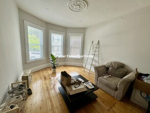 12 Buttonwood St, Unit 1 in Boston, MA - Building Photo - Building Photo