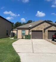 604 Rosewood St in Dayton, TX - Building Photo