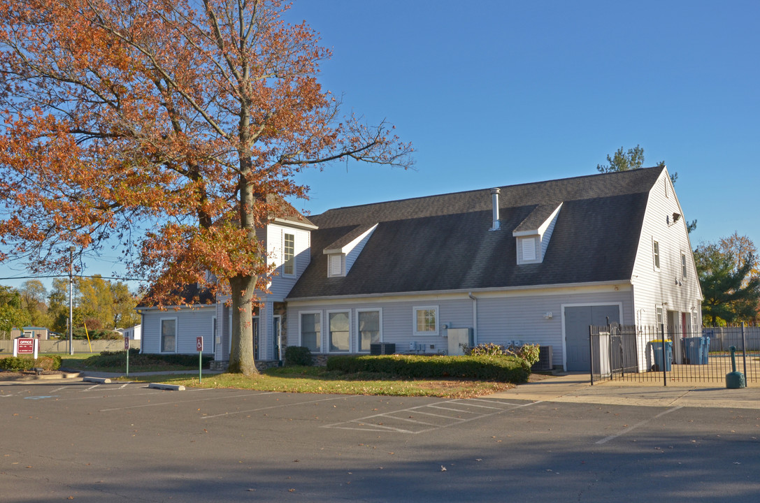 Pennwood Crossing Mobile Home Park in Morrisville, PA - Building Photo