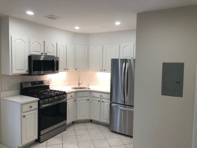 37 Monitor St, Unit apartment 1