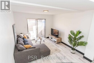 2-2 Blackthorn Ave in Toronto, ON - Building Photo - Building Photo