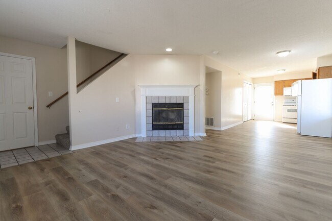 property at 2318-2318 Hollyhock Dr