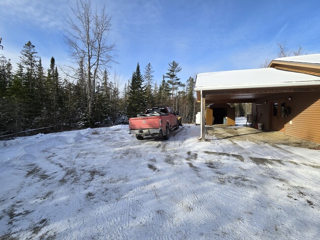 33 Painting Ln in Eddington, ME - Foto de edificio - Building Photo