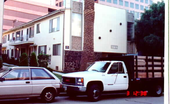 11732 Goshen Ave in Los Angeles, CA - Building Photo - Building Photo