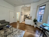 30 Pinckney St, Unit 2 in Boston, MA - Building Photo - Building Photo