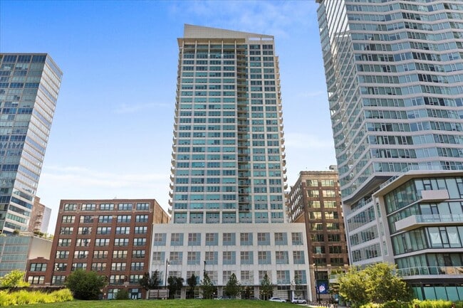 property at 701 S Wells St