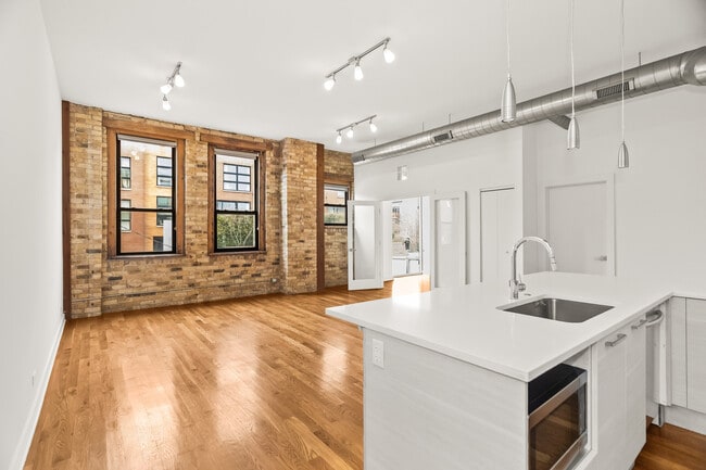 1755 N Damen Ave in Chicago, IL - Building Photo - Building Photo