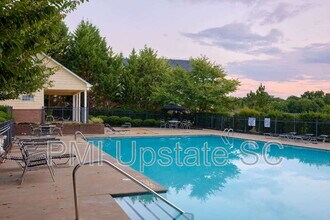 457 Woodbark Ct in Mauldin, SC - Foto de edificio - Building Photo