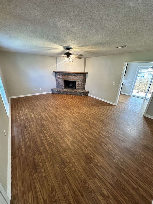 8 E Chadwick Cir in Dothan, AL - Building Photo - Building Photo