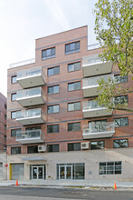 6474 Wetherole St in Rego Park, NY - Building Photo - Building Photo