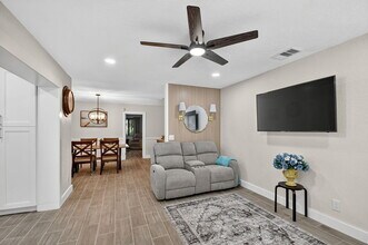 5008 Parker Ave in West Palm Beach, FL - Building Photo - Building Photo