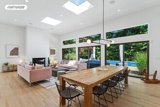 8 Deer Path in Quogue, NY - Building Photo - Building Photo