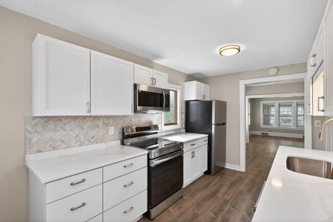 property at 3553 Dupont Ave S