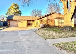 1400 W Inglewood St in Broken Arrow, OK - Building Photo