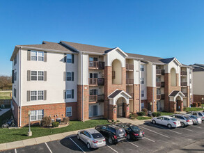 Hawthorn Suites Apartments in Springfield, MO - Foto de edificio - Building Photo