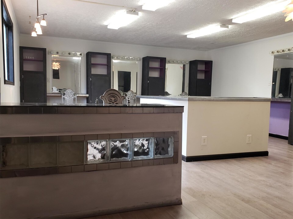 1568 N King St-Unit -A in Hampton, VA - Building Photo