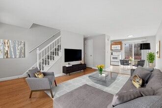 Fox Hill Commons in Vernon Rockville, CT - Foto de edificio - Building Photo