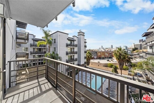 629 Traction Ave in Los Angeles, CA - Building Photo - Building Photo