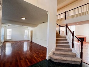 1314 Bentley Dr in Carrollton, TX - Foto de edificio - Building Photo