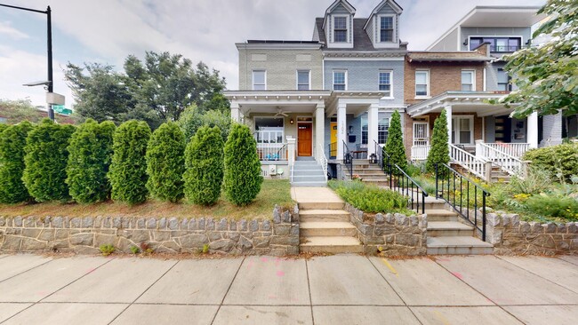 1700 D St SE in Washington, DC - Building Photo - Building Photo
