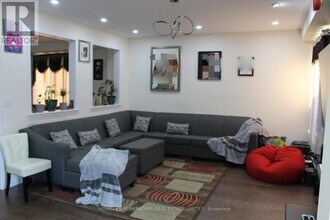 21 Iguana Trail in Brampton, ON - Building Photo - Building Photo