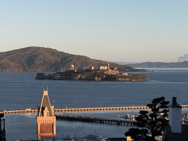1015 Francisco St, Unit 2 in San Francisco, CA - Foto de edificio - Building Photo