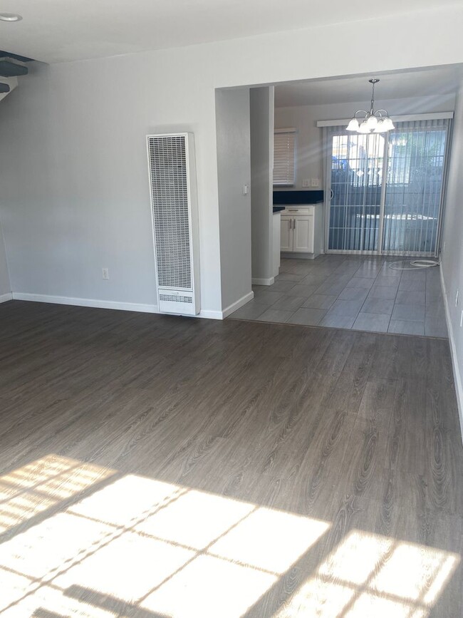 317 W 220th St in Carson, CA - Building Photo - Building Photo