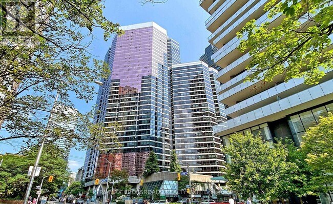 property at 1001-1001 Bay St.
