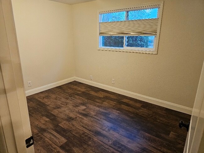 905 Denise Ct SE in Salem, OR - Foto de edificio - Building Photo