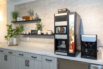 Bella Vita Senior Living in Aurora, CO - Building Photo - Building Photo